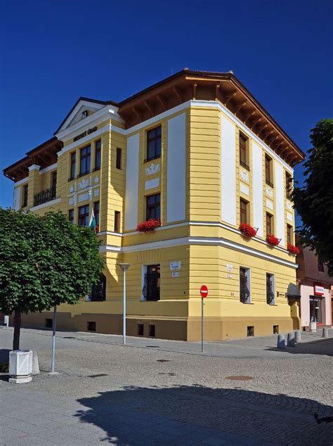 Budova obecného úradu v Skalke nad Váhom