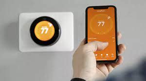 Ilustrácia inteligentného domu s termostatom