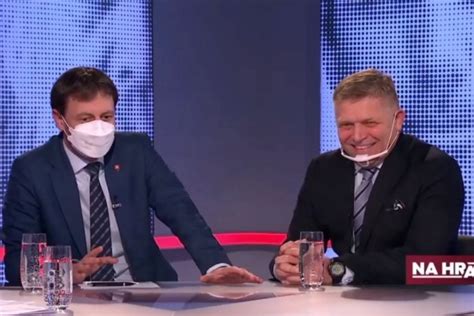 Ilustračný obrázok diskusie na okrúhlom stole