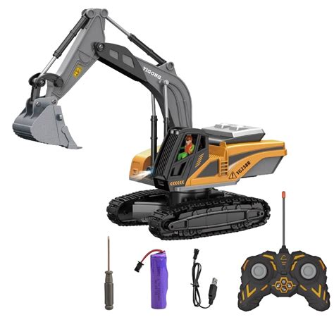 RC bager nakladajúci piesok na RC náklaďák