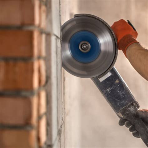 Ilustrácia stavebného prachu na stene