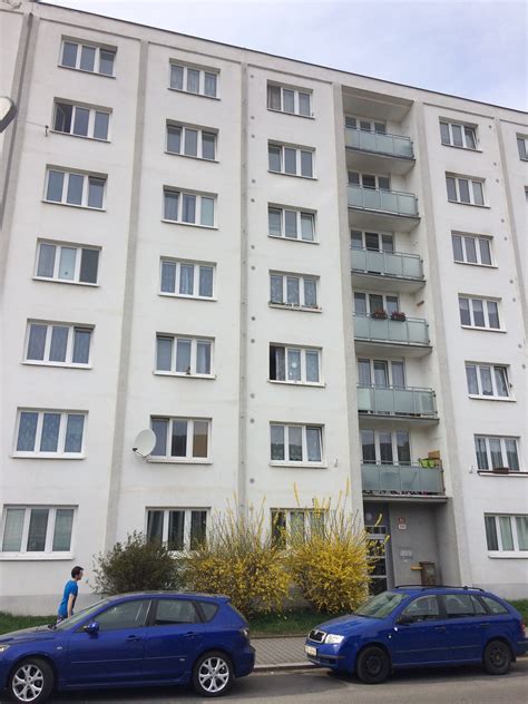 Ilustrácia porovnávajúca byt a apartmán