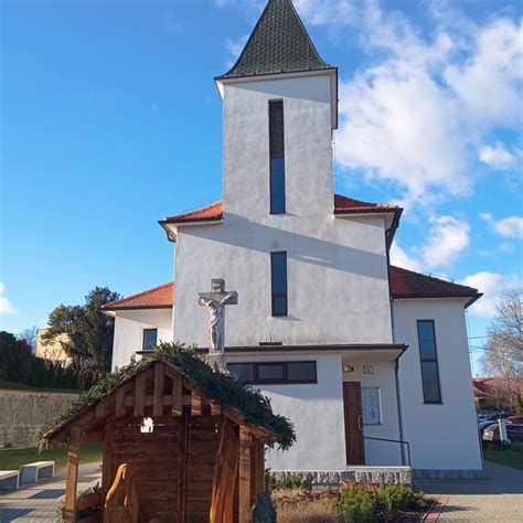 Fasáda kostola Krista Kráľa v Ladomerskej Vieske