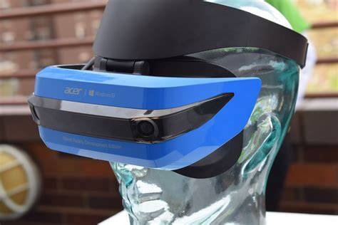 Detailné zábery okuliarov Acer Windows Mixed Reality s vyklopenou prednou časťou
