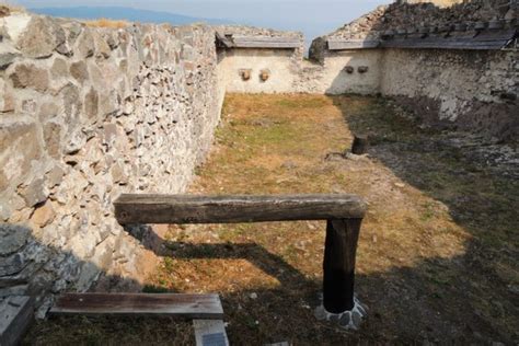Pohľad na Pustý hrad pri Zvolene
