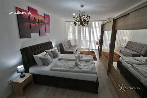 Ilustrácia romantického apartmánu s vírivkou