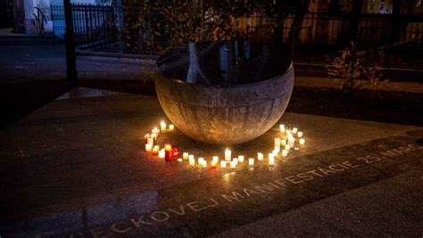 Pamätník Sviečkovej manifestácie v Bratislave
