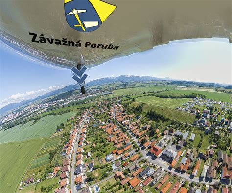 Obec Závažná Poruba s výhľadom na hory