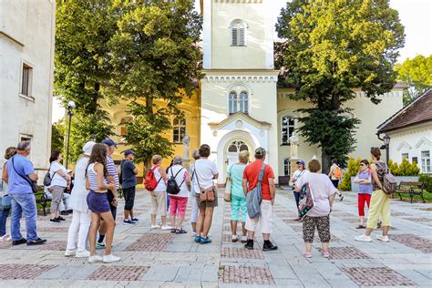 Panoráma Terstu s prístavom a historickým centrom