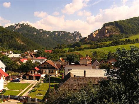 Panoráma lesnatého územia v okolí Horného Tisovníka