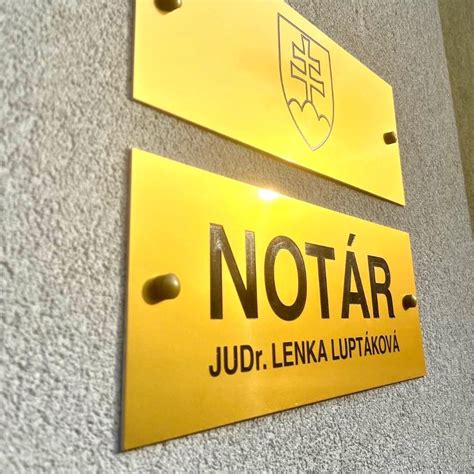 Notársky úrad s pečiatkou