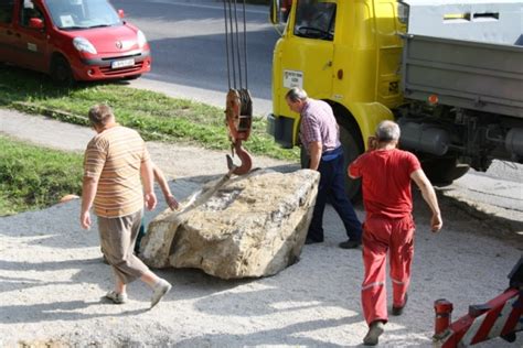 Položenie základného kameňa