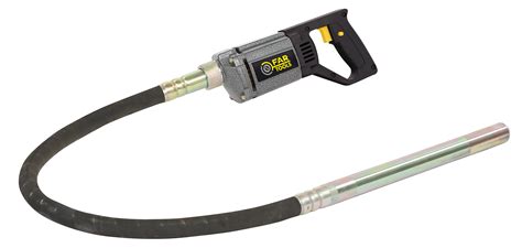 Ponorný vibrátor počas práce s betónom