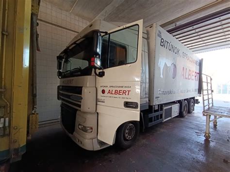 Nákladné auto pri sťahovaní