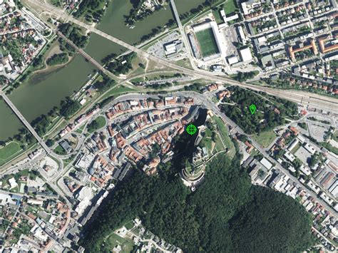 Mapa okolia Clementisovej ulice v Trenčíne s vyznačenou hrádzou Váhu