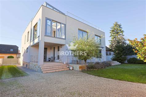 Luxusná realitná kancelária v Bratislave