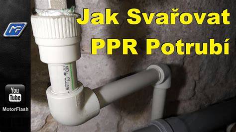 Detailné zobrazenie aplikácie hydroizolačnej manžety okolo potrubia