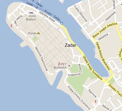 Mapa Zadaru s vyznačenými apartmánmi Rebecca a okolitými atrakciami