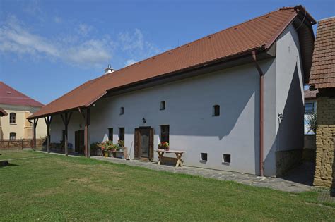 Poľnohospodársky dvor v krajine