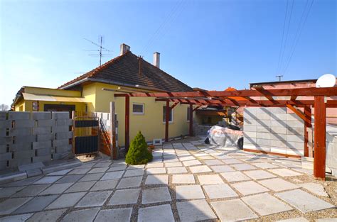 Rodinný dom v Leviciach