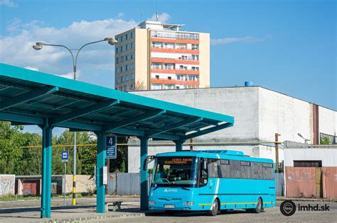 moderná autobusová čakáreň