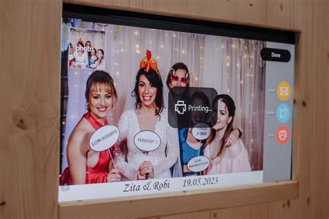 Štandardná prevádzka fotokútiku s obsluhou a hosťami