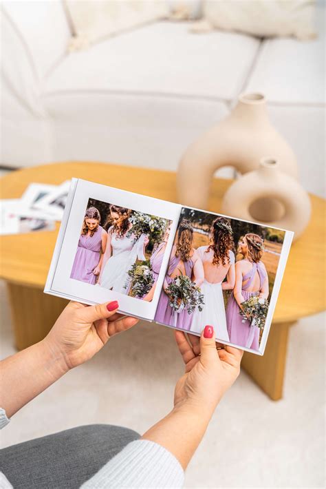 Ukážka svadobnej fotoknihy plnej fotografií z fotokútika