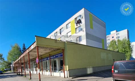 Moderný komerčný priestor v Žiari nad Hronom.