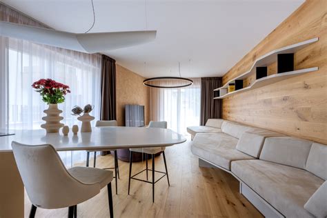 Interiér horského apartmánu s vírivkou
