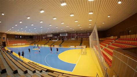 Interiér mestskej športovej haly Klokočina s vyznačenými ihriskami