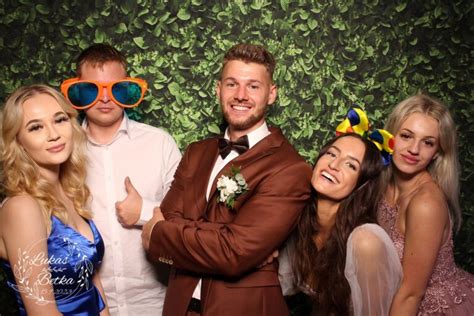 Svadobná fotobúdka s rekvizitami