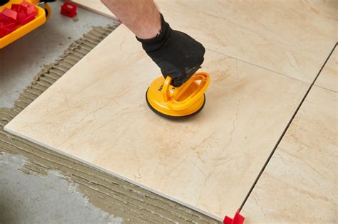 Detail vákuovej prísavky na dlažbu