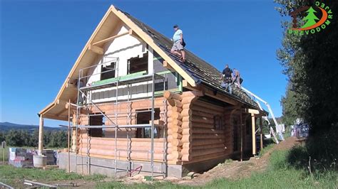 Proces montáže zrubového domu