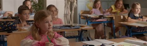 Diagram ukazujúci energeticky úsporné prvky v modernej škole