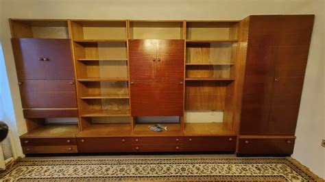 kombinácia starého a nového nábytku