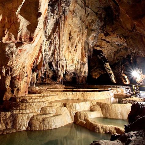 Aragonitová jaskyňa Ochtinská