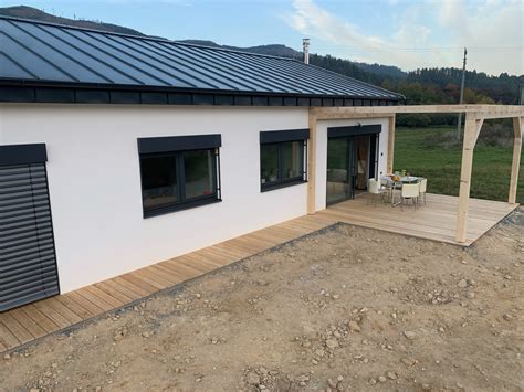 Bungalov s modernými oknami