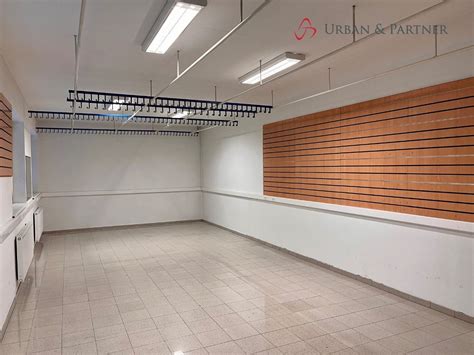 Interiér moderného skladového priestoru