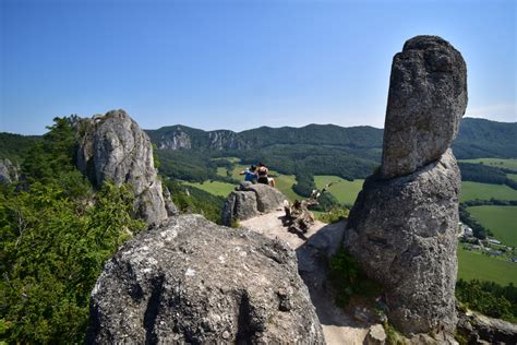 Výhľad na Súľovské skaly z okolia ubytovania