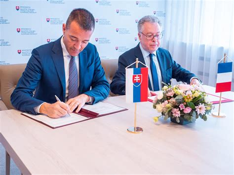 Symbolický obrázok znázorňujúci spoluprácu a dôveru medzi občanom a úradom