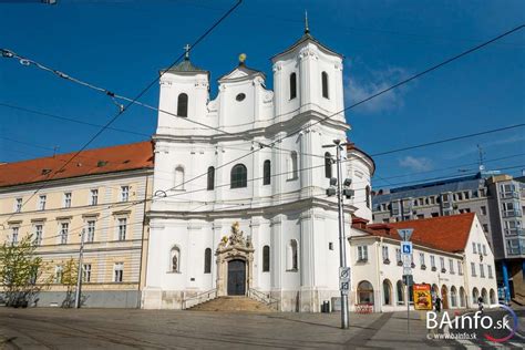 Fasáda Kostola sv. Jána z Mathy