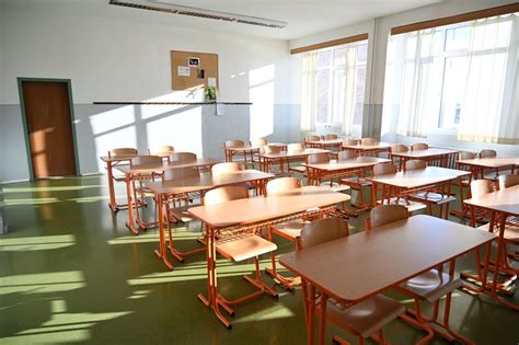 Ilustračná fotografia modernej základnej školy