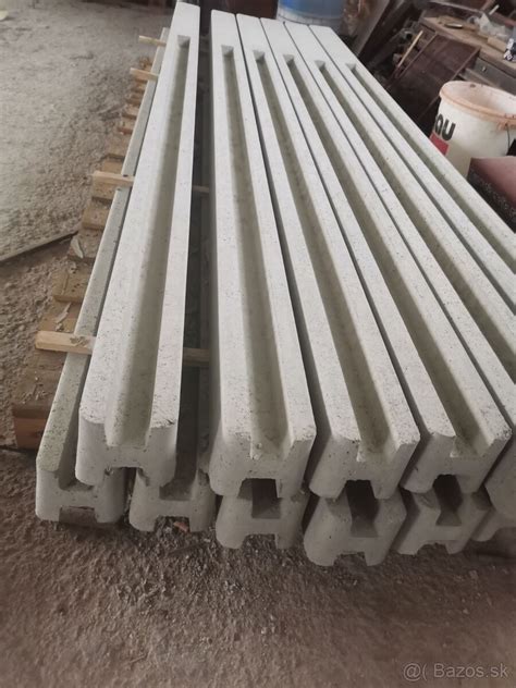 Prefabrikované betónové stĺpy a nosníky