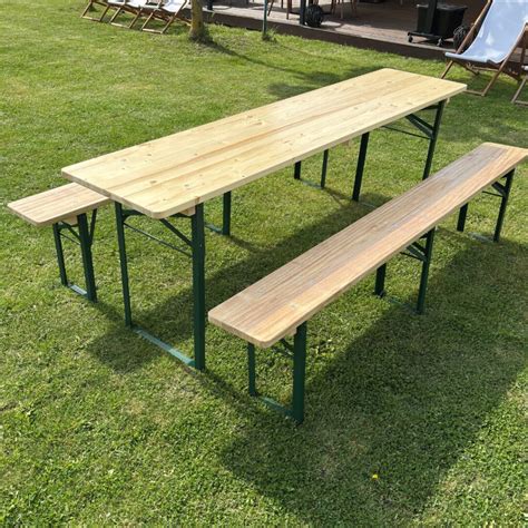 Pivný set pripravený na vonkajšiu oslavu