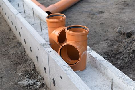 Ukážka rôznych tvaroviek pre kanalizačné potrubie