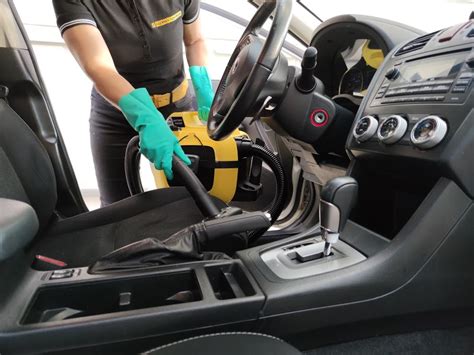 Detailné čistenie interiéru automobilu