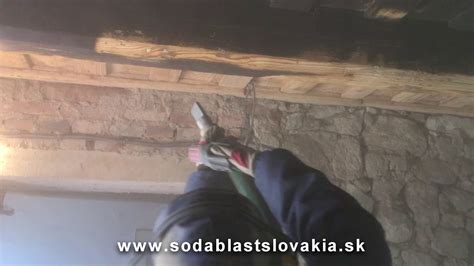 Odstraňovanie starého záklopu stropu