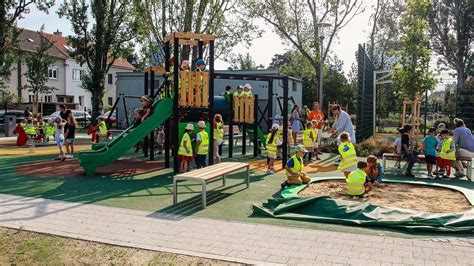 Vizualizácia zeleného vnútrobloku s detským ihriskom a workoutovou zónou