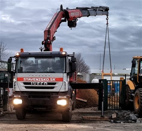 Stavenisko a stavebné stroje