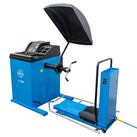 Vizualizácia moderného skladu s rampami pre nákladné vozidlá